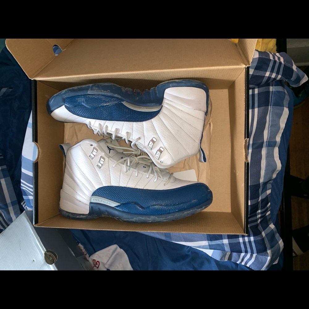 All size 9.5 - Picture 4 of 5